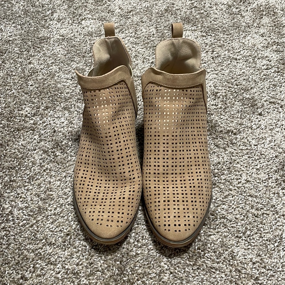 Womens tan slip on boots